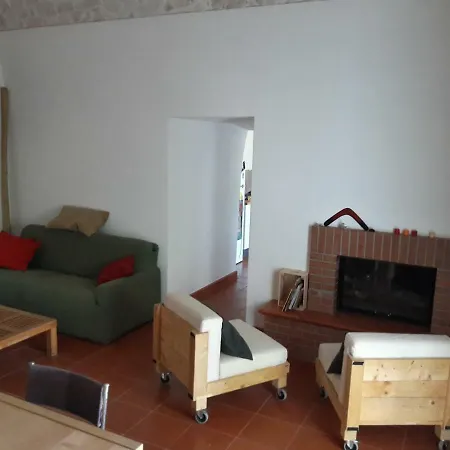 Fra Il Glicine E Il Sambuco