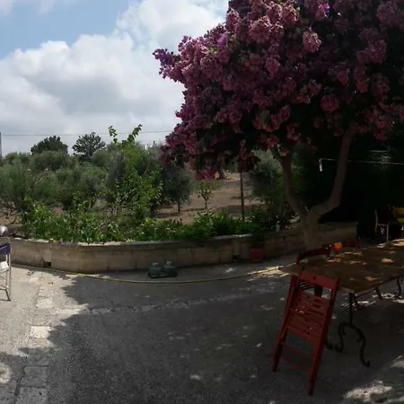 Fra Il Glicine E Il Sambuco Holiday home Monopoli