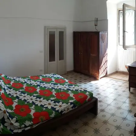 Holiday home Fra Il Glicine E Il Sambuco